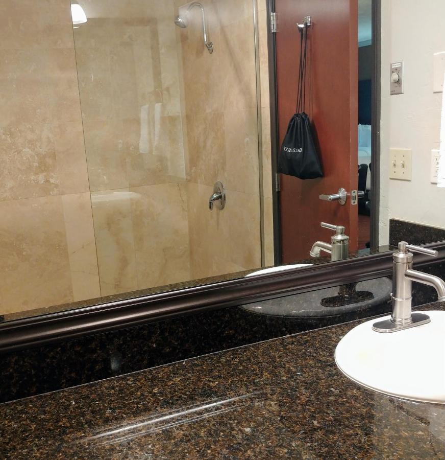 Best Western Plus Parkway Inn Уилсонвилл Экстерьер фото