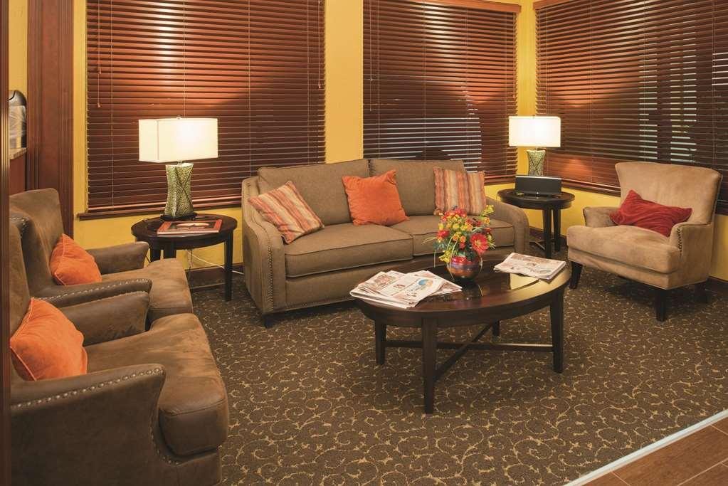 Best Western Plus Parkway Inn Уилсонвилл Экстерьер фото