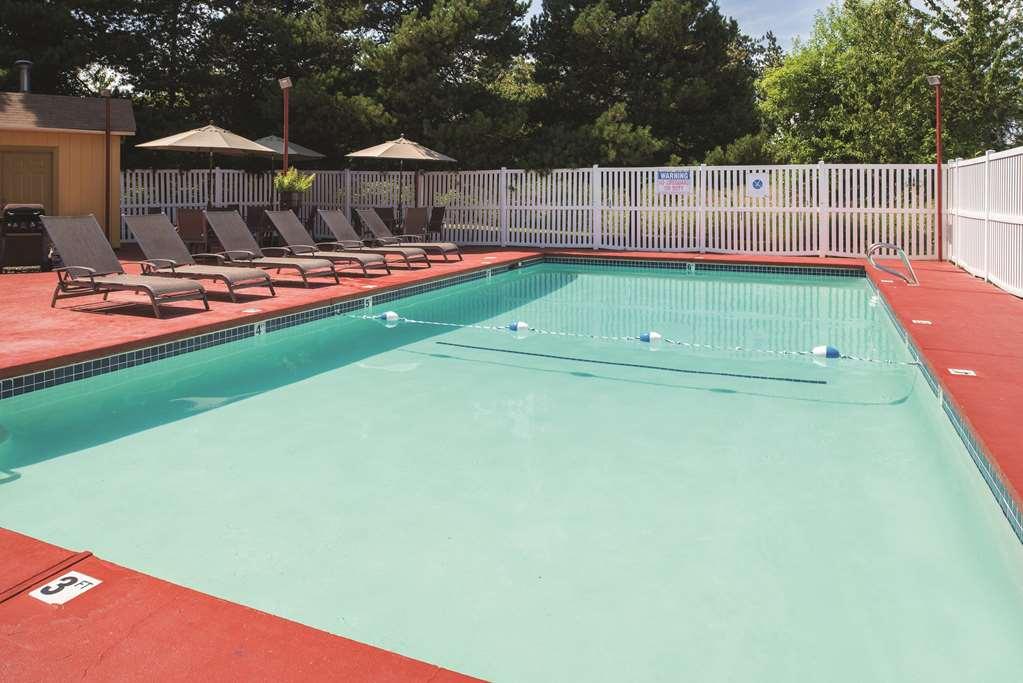 Best Western Plus Parkway Inn Уилсонвилл Экстерьер фото